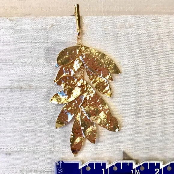 🌿Shimmering Vine Earrings🌿 - Picture 4 of 8